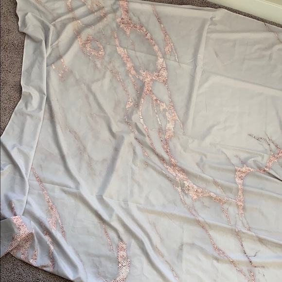 Pink and White Marble Tapestry - Picture 2 of 4